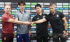 米兰体育官方网站-攻守兼备！东亚球队全力冲刺