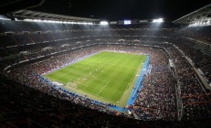 米兰体育官网-利拉德贡献制胜表现，快船防守锁死上海队，一场跨越篮球世界的对话