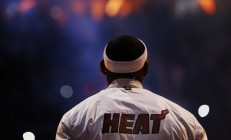 米兰真人-新疆队对阵山西队，米切尔关键节点连续得分，一己之力改写战局