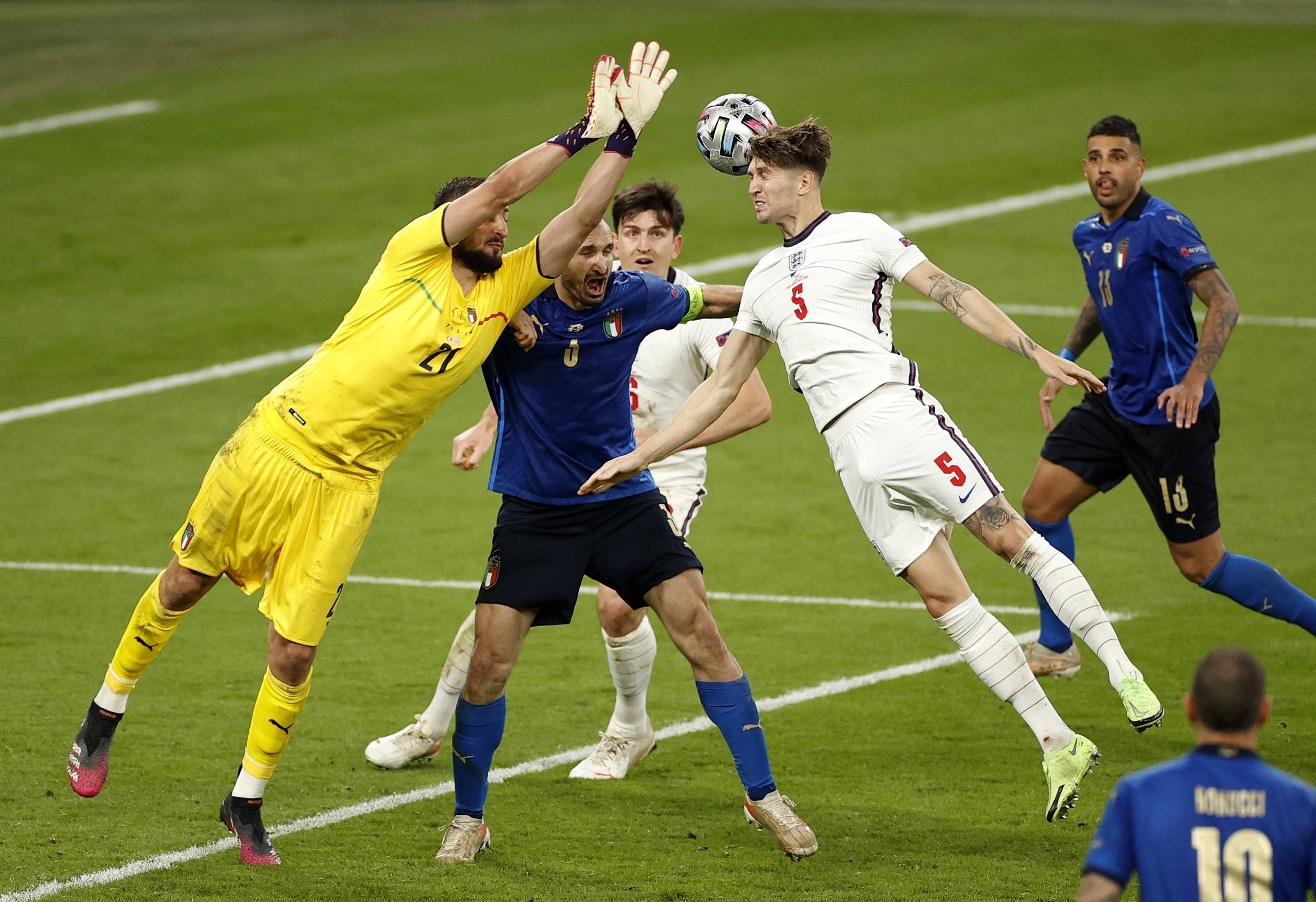 包含奥地利不敌捷克，遭遇欧洲杯淘汰的词条