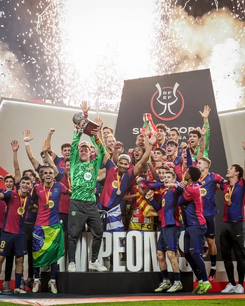 球员们在比赛中展现超凡表现获赞的简单介绍