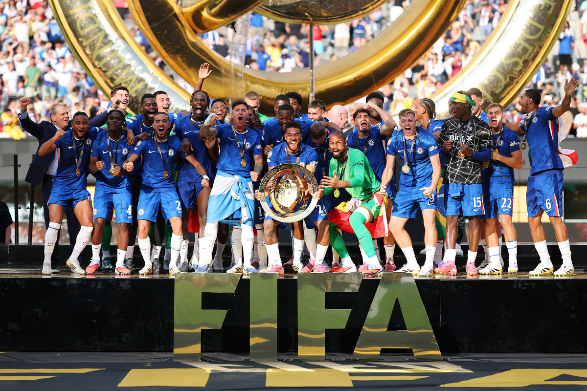 包含切尔西完胜哥伦比亚，莱万一己之力扛起全队的词条