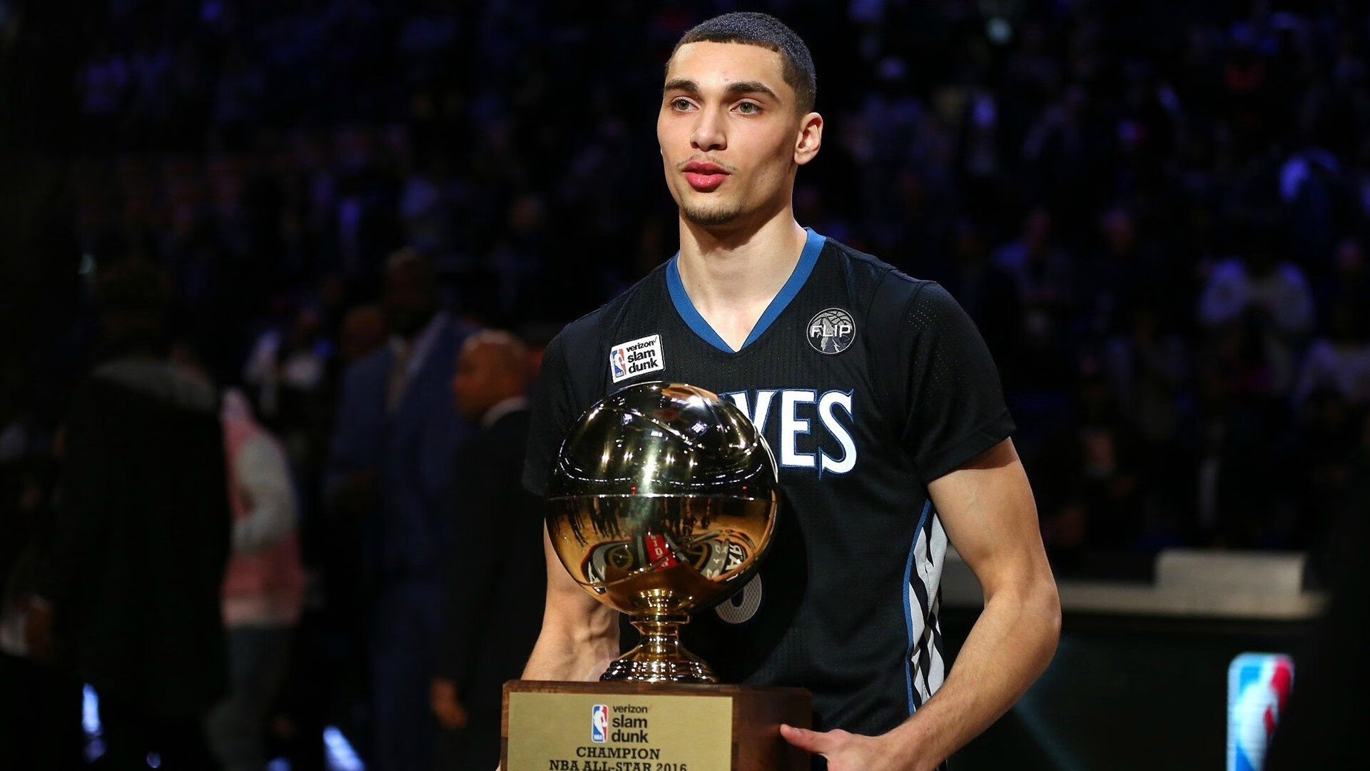 武切维奇爆发,广厦队全面压制篮网,东西方篮球理念的碰撞