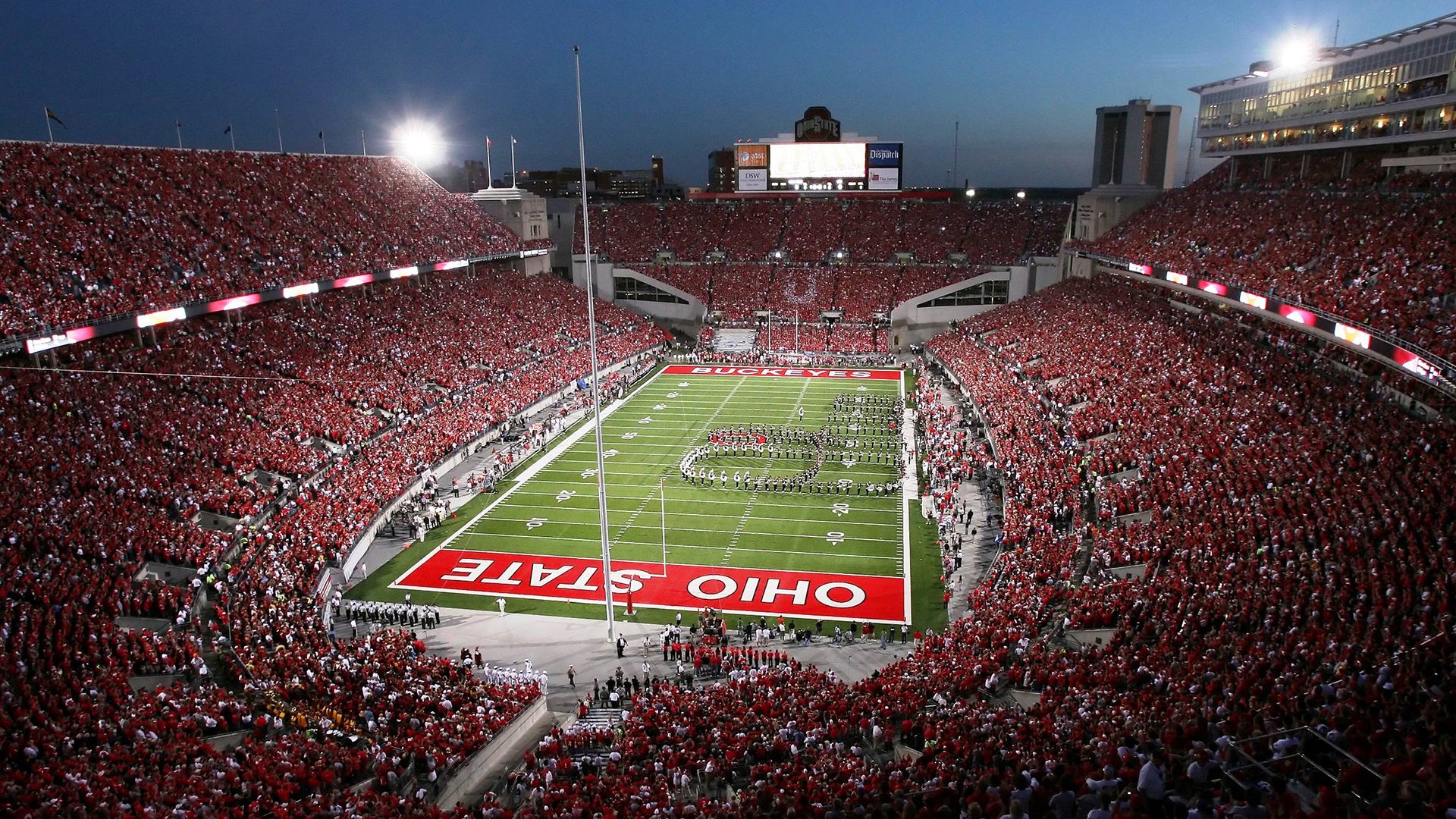 赛道烽烟,塞恩斯点燃赛场,索伯鏖战红牛二队